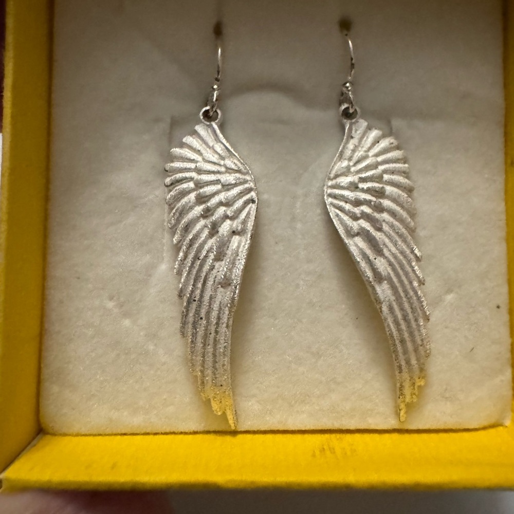 New! Gorgeous! Sterling silver angel wing earrings